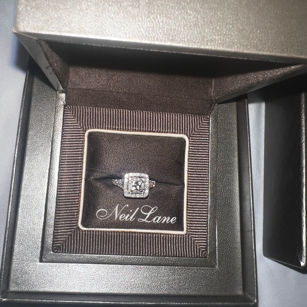 Neil Lane Engagement Ring: size 7